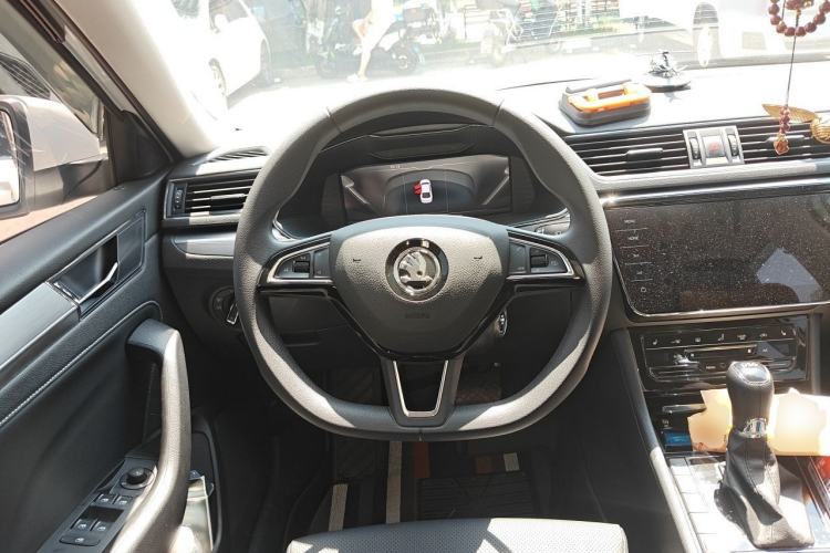 Used Skoda Superb 2023 Facelifted TSI280 DSG Luxury Edition Steering Wheel