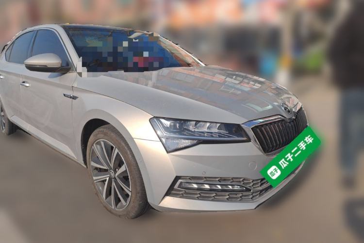 Used Skoda Superb 2023 Facelifted TSI280 DSG Luxury Edition Front Right 45 Deg