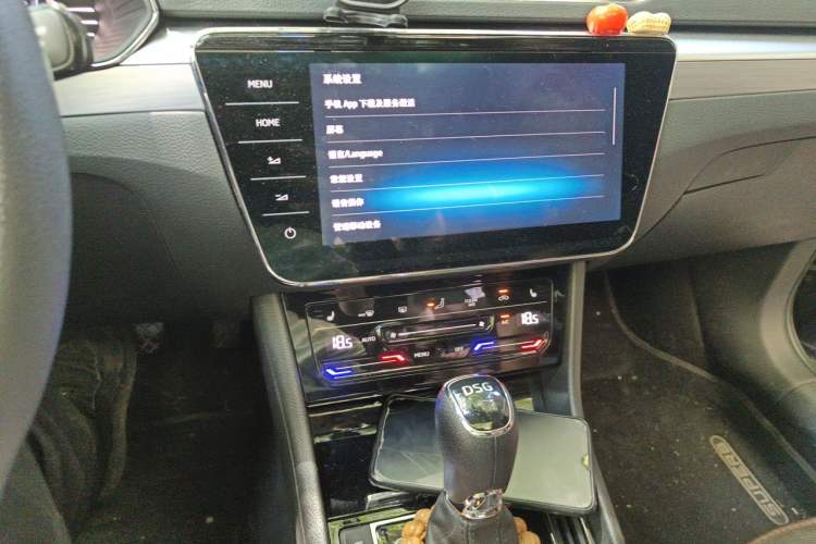 Used Skoda Superb 2024 TSI280 DSG Luxury Edition Audio And AC Panel