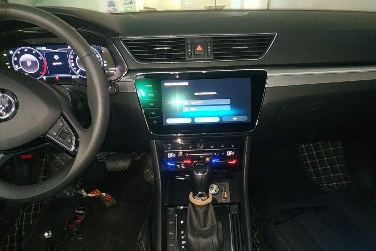 Used Skoda Superb 2024 TSI280 DSG Luxury Edition Audio And AC Panel