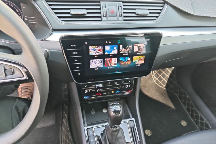 Used Skoda Superb 2024 TSI280 DSG Luxury Edition Audio And AC Panel