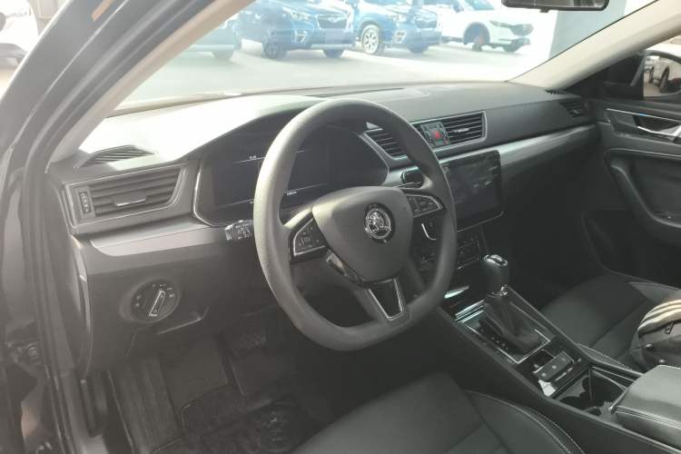 Used Skoda Superb 2024 TSI280 DSG Luxury Edition Center Console