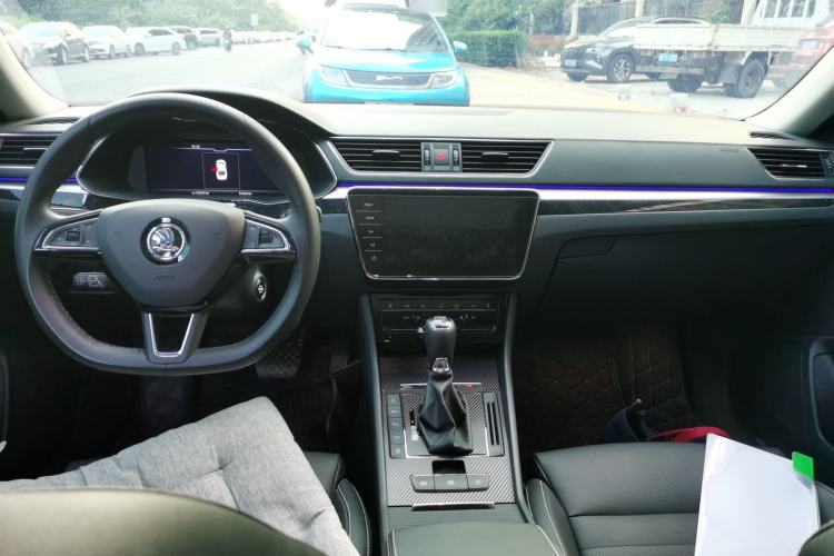 Used Skoda Superb 2024 TSI330 DSG Luxury Edition Center Console