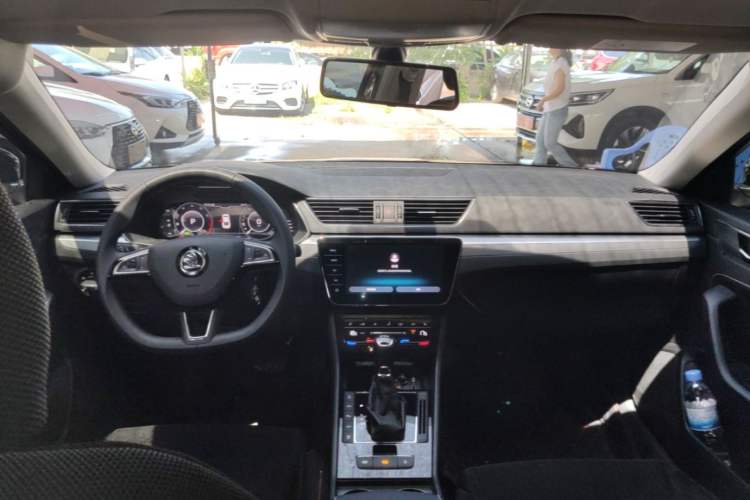 Used Skoda Superb 2024 TSI280 DSG Luxury Edition Center Console