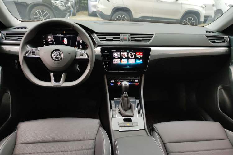 Used Skoda Superb 2024 TSI280 DSG Luxury Edition Center Console