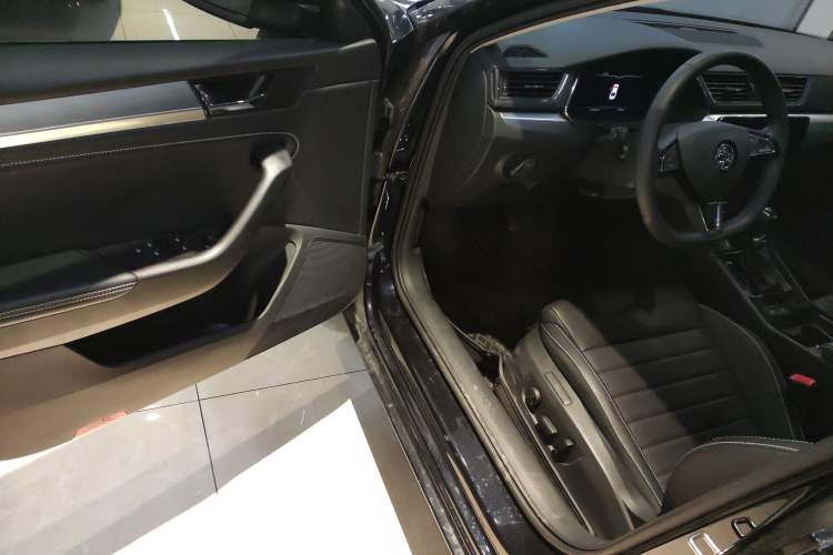 Used Skoda Superb 2024 TSI280 DSG Luxury Edition Driver Seat