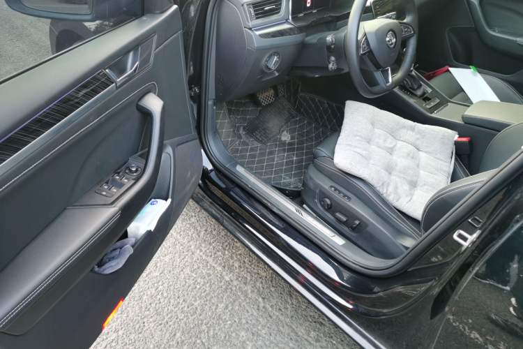 Used Skoda Superb 2024 TSI330 DSG Luxury Edition Driver Seat
