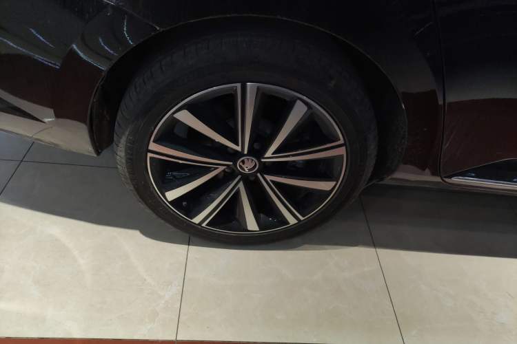 Used Skoda Superb 2024 TSI280 DSG Luxury Edition Exterior 5