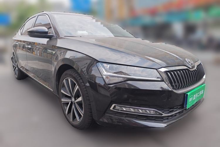 Used Skoda Superb 2024 TSI280 DSG Luxury Edition Front Right 45 Deg