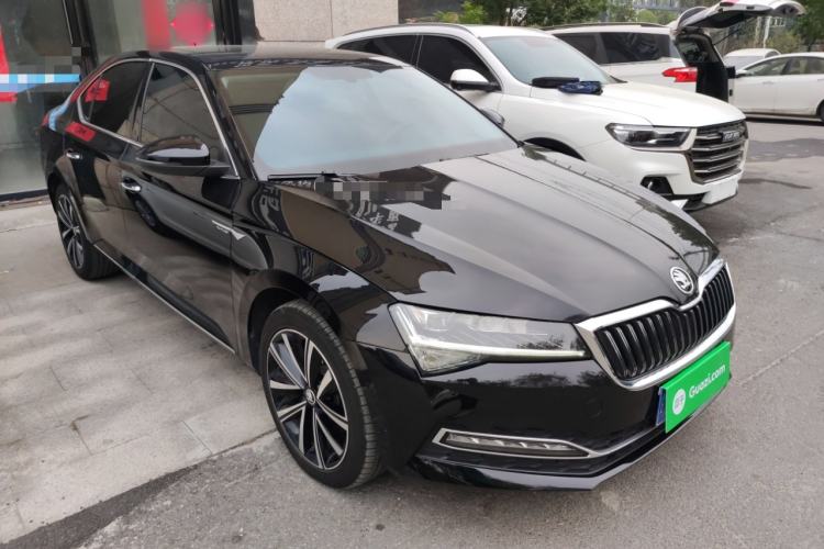 Used Skoda Superb 2024 TSI280 DSG Luxury Edition Front Right 45 Deg