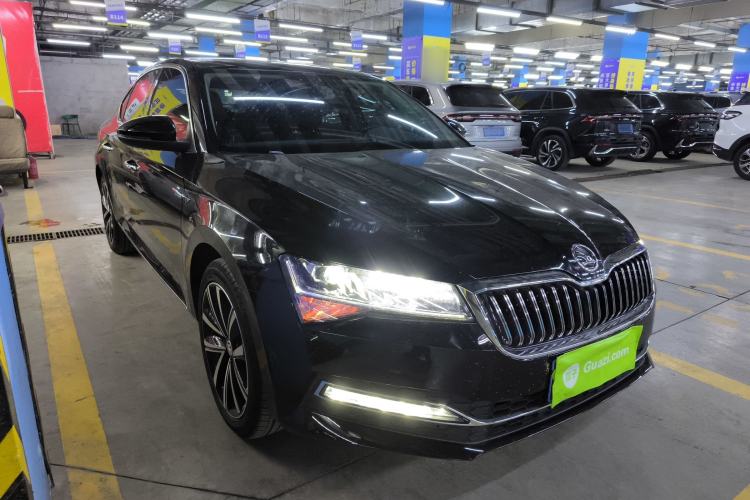 Used Skoda Superb 2024 TSI280 DSG Luxury Edition Front Right 45 Deg