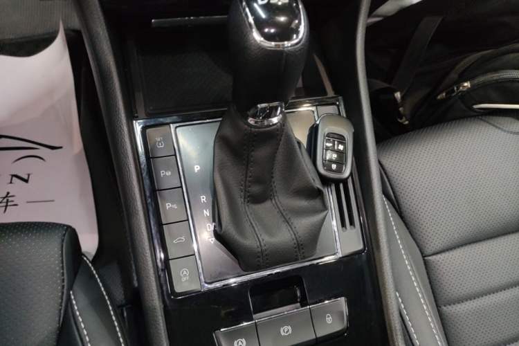 Used Skoda Superb 2024 TSI280 DSG Luxury Edition Gear Lever