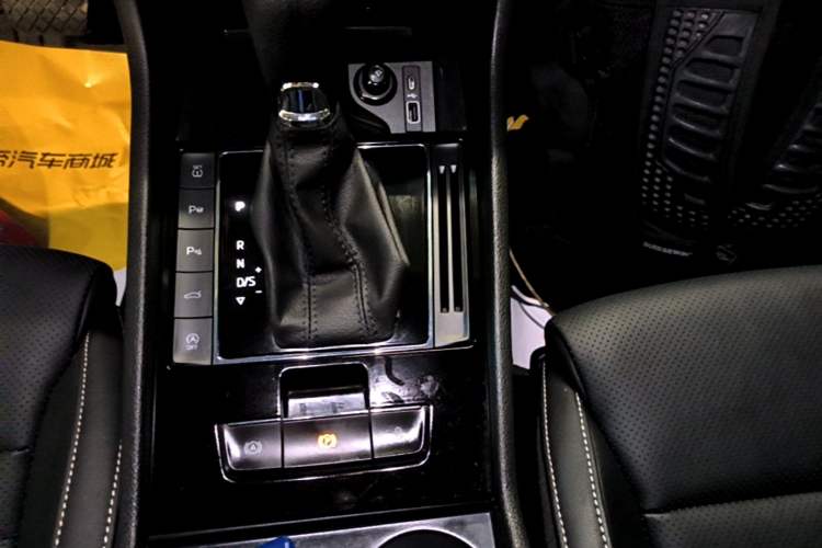 Used Skoda Superb 2024 TSI280 DSG Luxury Edition Gear Lever