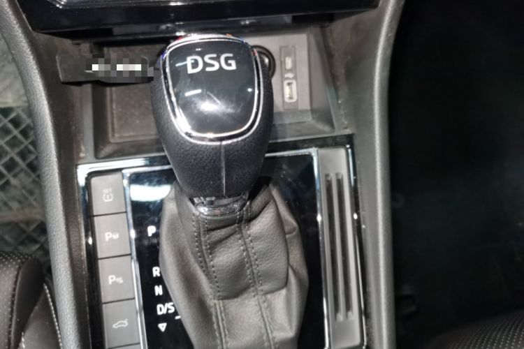 Used Skoda Superb 2024 TSI280 DSG Luxury Edition Gear Lever