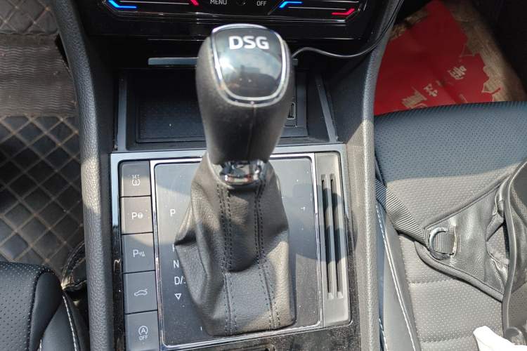 Used Skoda Superb 2024 TSI280 DSG Luxury Edition Gear Lever