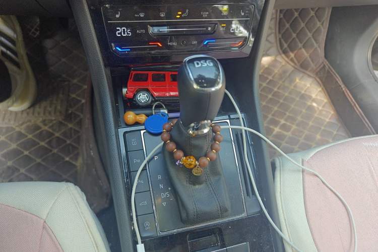 Used Skoda Superb 2024 TSI280 DSG Luxury Edition Gear Lever