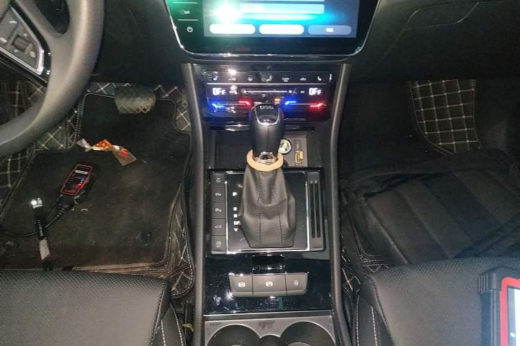 Used Skoda Superb 2024 TSI280 DSG Luxury Edition Gear Lever