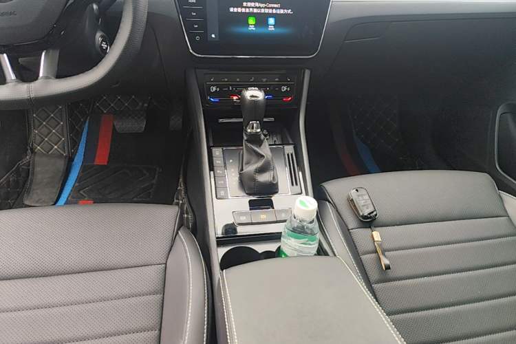 Used Skoda Superb 2024 TSI280 DSG Luxury Edition Gear Lever