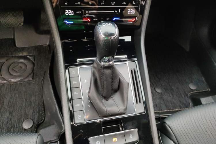 Used Skoda Superb 2024 TSI280 DSG Luxury Edition Gear Lever