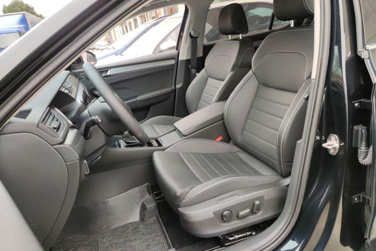 Used Skoda Superb 2024 TSI280 DSG Luxury Edition Left Front Seat