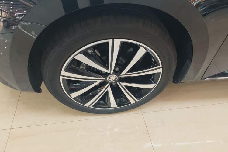 Used Skoda Superb 2024 TSI280 DSG Luxury Edition Left Front Wheel Hub