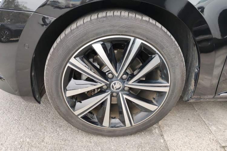Used Skoda Superb 2024 TSI280 DSG Luxury Edition Left Front Wheel Hub
