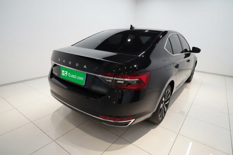 Used Skoda Superb 2024 TSI280 DSG Luxury Edition Rear Right 45 Deg