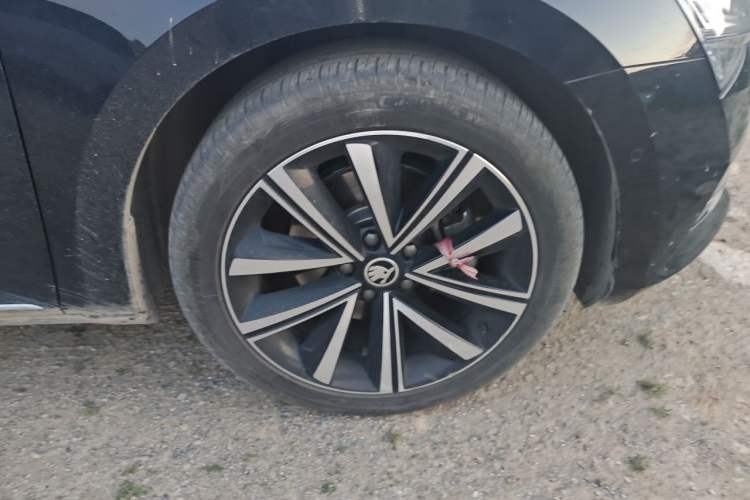 Used Skoda Superb 2024 TSI280 DSG Luxury Edition Right Front Wheel Hub