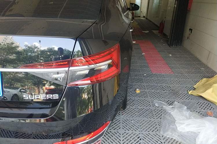 Used Skoda Superb 2024 TSI280 DSG Luxury Edition Right Rear Taillight