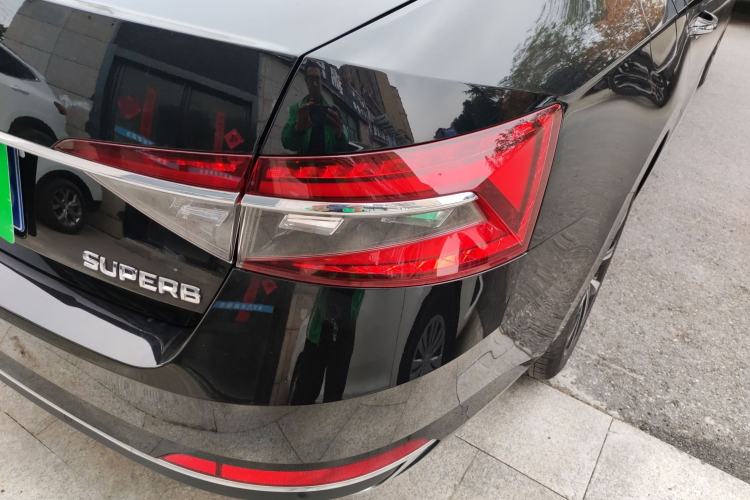 Used Skoda Superb 2024 TSI280 DSG Luxury Edition Right Rear Taillight