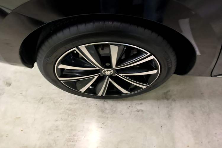 Used Skoda Superb 2024 TSI280 DSG Luxury Edition Right Rear Wheel Hub