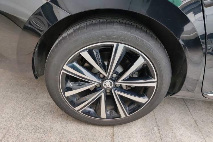 Used Skoda Superb 2024 TSI280 DSG Luxury Edition Right Rear Wheel Hub