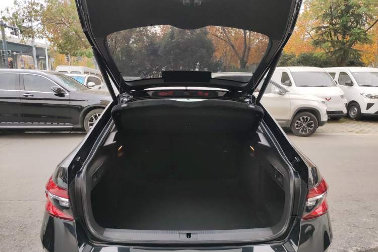 Used Skoda Superb 2024 TSI280 DSG Luxury Edition Trunk