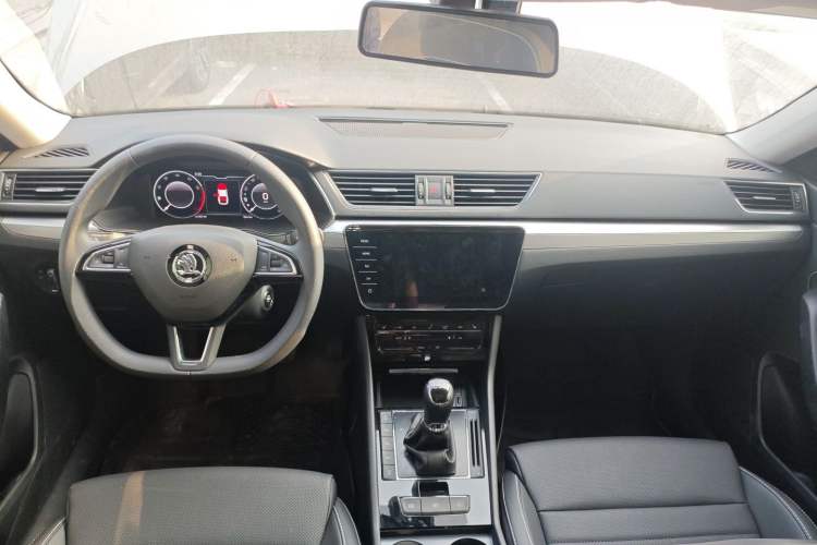Used Skoda Superb 2024 TSI280 DSG Luxury Edition Center Console