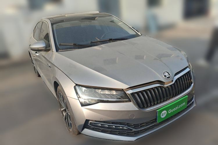 Used Skoda Superb 2024 TSI280 DSG Luxury Edition Front Right 45 Deg