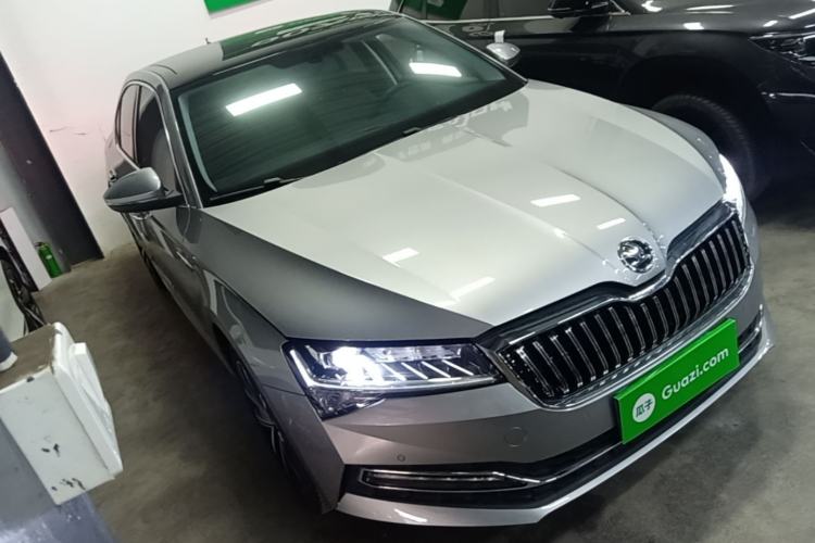 Used Skoda Superb 2024 TSI280 DSG Luxury Edition Front Right 45 Deg