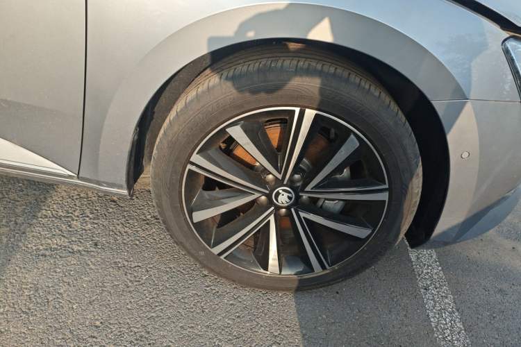 Used Skoda Superb 2024 TSI280 DSG Luxury Edition Right Front Wheel Hub