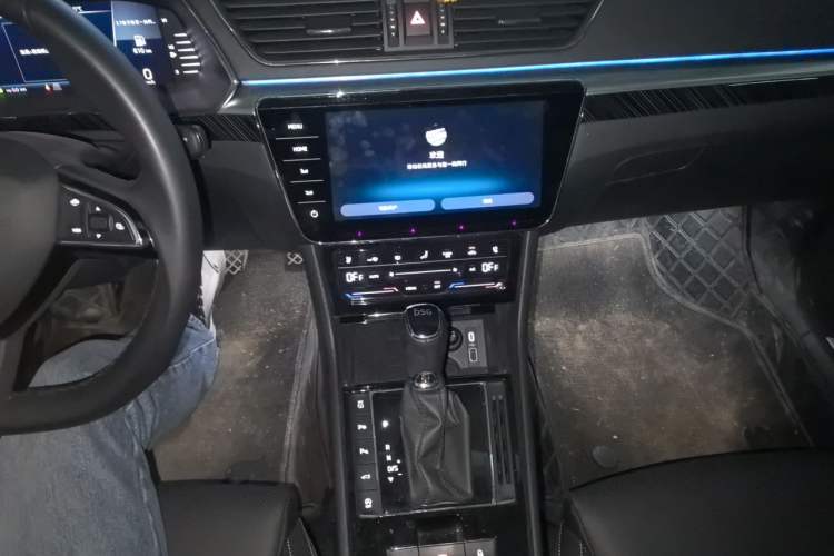 Used Skoda Superb 2024 TSI330 DSG Luxury Edition Audio And AC Panel
