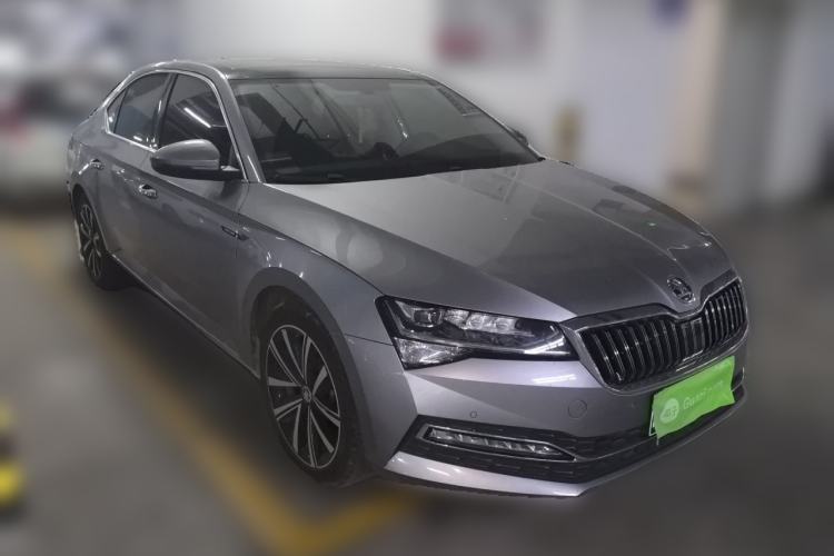 Used Skoda Superb 2024 TSI330 DSG Luxury Edition Front Right 45 Deg