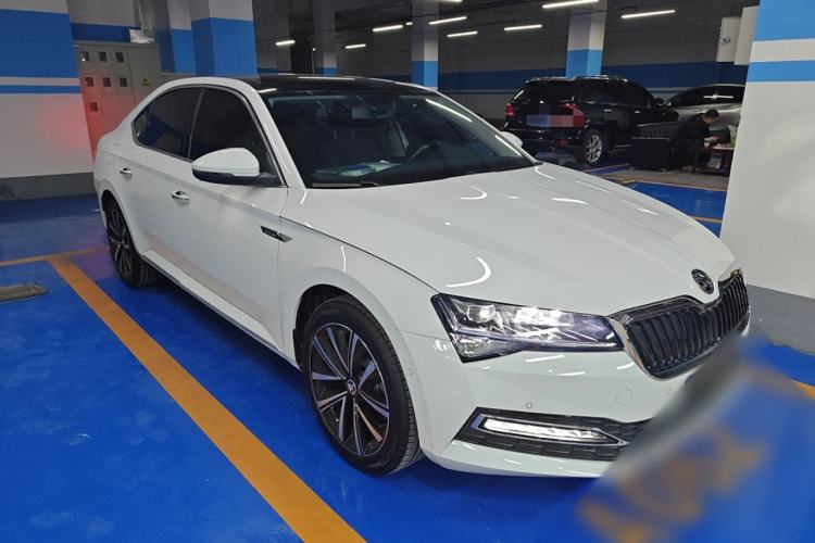 Used Skoda Superb 2024 TSI280 DSG Luxury Edition Front Right 45 Deg