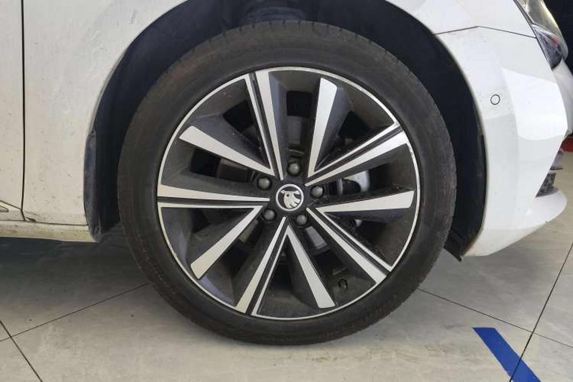 Used Skoda Superb 2024 TSI280 DSG Luxury Edition Left Front Wheel Hub