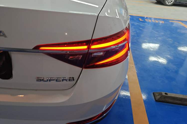 Used Skoda Superb 2024 TSI280 DSG Luxury Edition Right Rear Taillight
