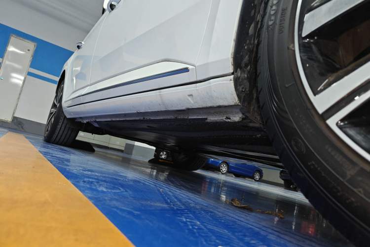Used Skoda Superb 2024 TSI280 DSG Luxury Edition Right Side Sill