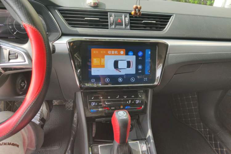 Used Skoda Superb 2025 TSI280 DSG Luxury Edition Audio And AC Panel