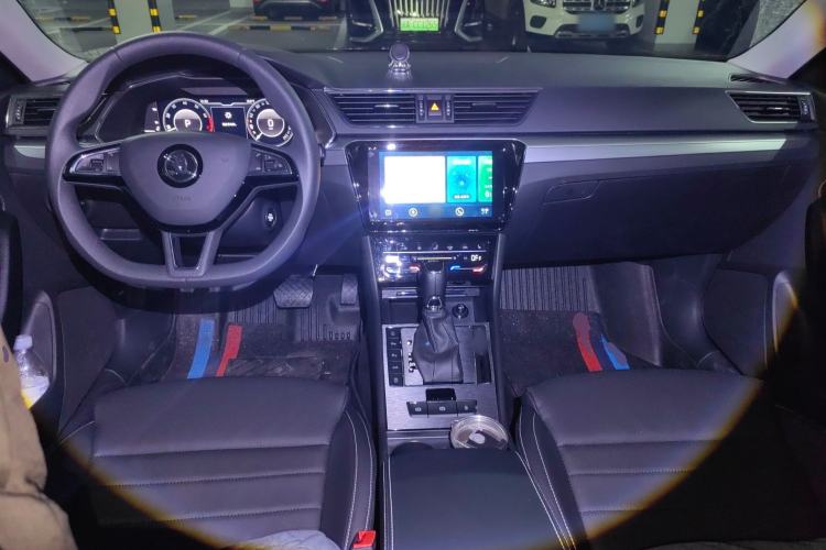 Used Skoda Superb 2025 TSI280 DSG Luxury Edition Center Console
