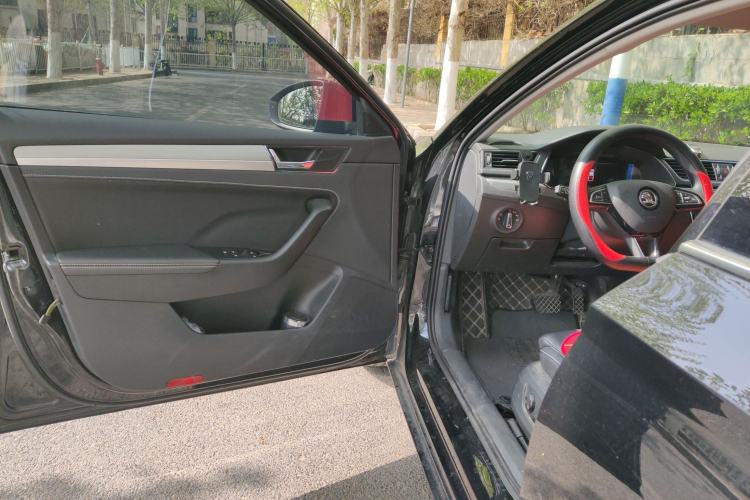Used Skoda Superb 2025 TSI280 DSG Luxury Edition Driver Seat