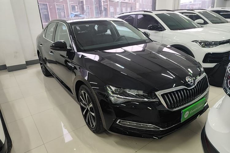 Used Skoda Superb 2025 TSI280 DSG Luxury Edition Front Right 45 Deg