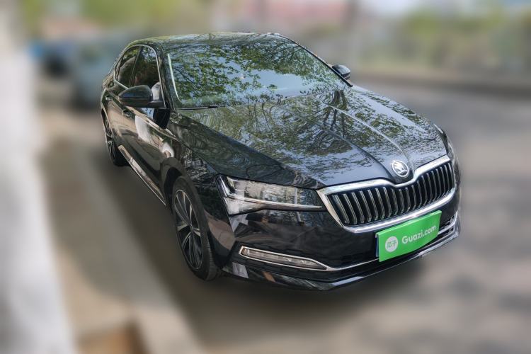 Used Skoda Superb 2025 TSI280 DSG Luxury Edition Front Right 45 Deg