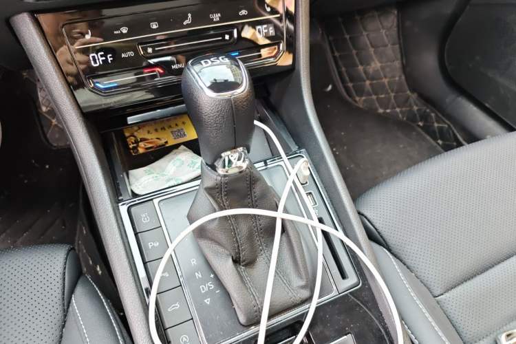 Used Skoda Superb 2025 TSI280 DSG Luxury Edition Gear Lever