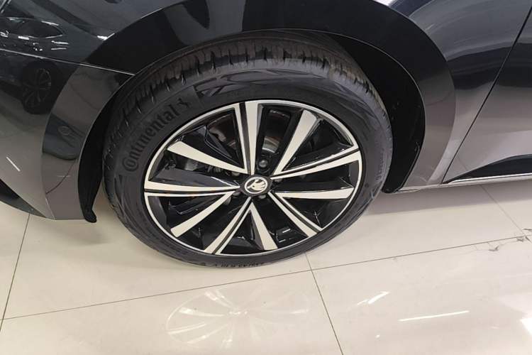 Used Skoda Superb 2025 TSI280 DSG Luxury Edition Left Front Wheel Hub